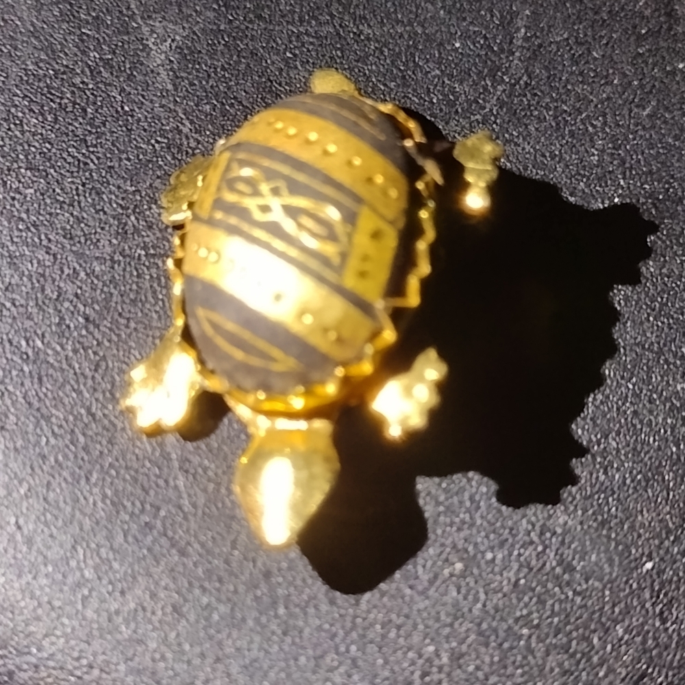 Turtle Pin - Picture 3 of 3